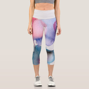 Moderne, farbenfrohe Aquarellfarben und trendige K Capri Leggings