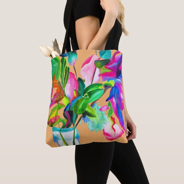 Moderne, farbenfrohe Blume mit Blumen (Von Nahem)