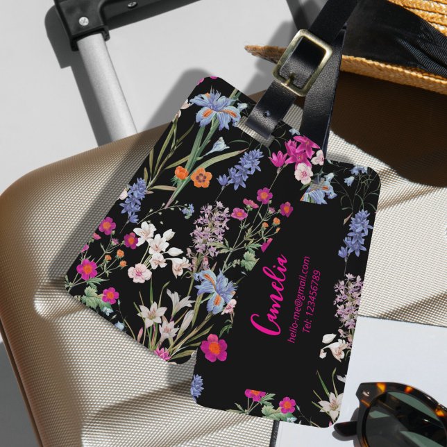 Moderne farbenfrohe Blumenmuster Schwarzer Benutze Gepäckanhänger (This pretty colorful flower garden personalized luggage tag features a black background.)