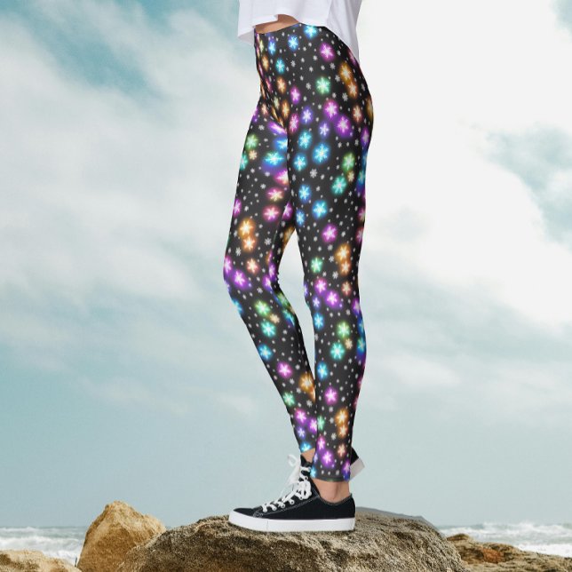 Moderne farbenfrohe Glühschneeflocken Weihnachten  Leggings (Von Creator hochgeladen)