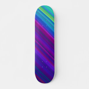 Moderne farbenfrohe Streifen Grün Blau Lila Skateboard