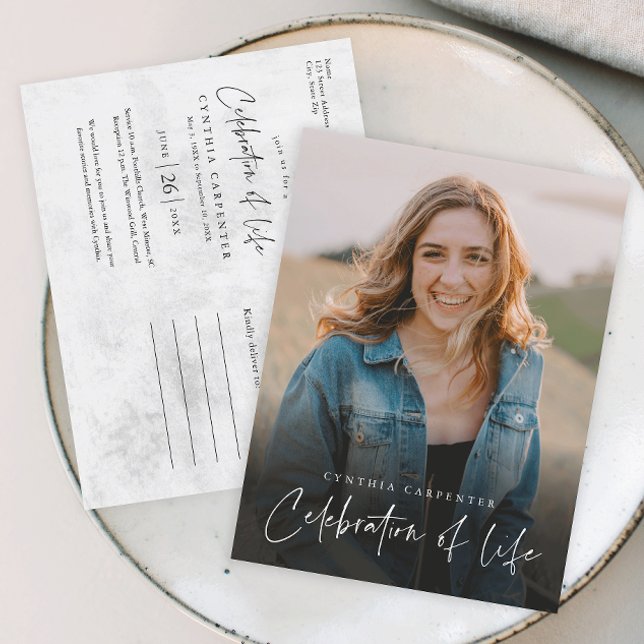 Moderne Feier zur Gedenkfeier des Lebens Postkarte (Modern handwritten script celebration of life photo memorial postcard.)