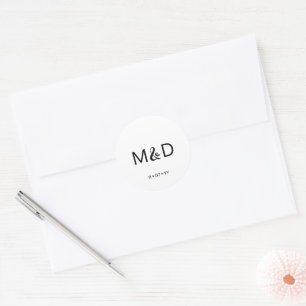 Moderne Flair Script Minimal Monogram White Weddin Runder Aufkleber