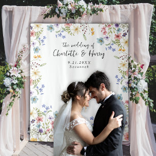 Moderne florale Wildblumen Hochzeitsszenario im Fo Wandteppich