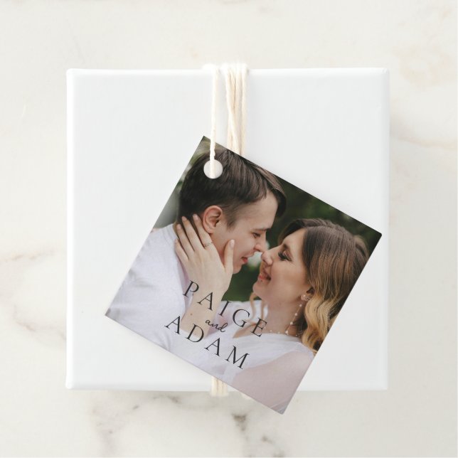Moderne Foto-Editorial-Hochzeit Geschenkanhänger (Beispiel)