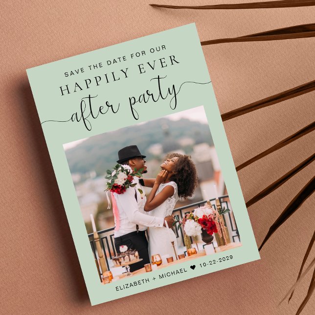 Moderne Foto Sage Wedding Rezeption Save the Date Ankündigung (Von Creator hochgeladen)