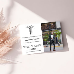 Moderne Foto School of Medizin Abschluss kündigt a Ankündigung