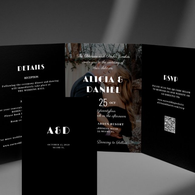 Moderne Foto Schwarz-Weiß-uAwg Hochzeit Dreifach Gefaltete Einladung (Von Creator hochgeladen)