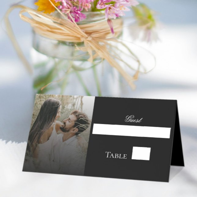 Moderne Foto- und Black Overlay-Hochzeit Platzkarte (Modern Photo and Black Overlay Wedding Place Card)