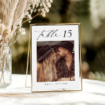 Moderne Foto Wedding Tischnummer<br><div class="desc">Machen Sie Ihre Empfang-Tische unvergesslich mit unseren modernen Foto-Tischnummer-Karten Hochzeit. Diese Tischnummern zeichnen sich durch ein elegantes, minimales Design aus und heben ein beliebtes Foto des Ehepaares für eine personalisierte und stilvolle Touch hervor. Sie verbinden Eleganz und modernen Charme perfekt und verleihen Ihrem Fest Wärme und Individualität und führen die...</div>
