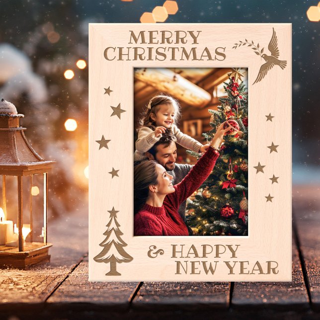 Moderne frohe Weihnachten Elegantes Foto Geätzte Rahmen (Etched Holiday picture frame featuring a peace bringing dove and Christmas tree with stars)