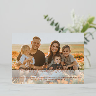 Moderne, fröhliche Weihnachtsskriptfamilie Volles Folien Feiertagskarte
