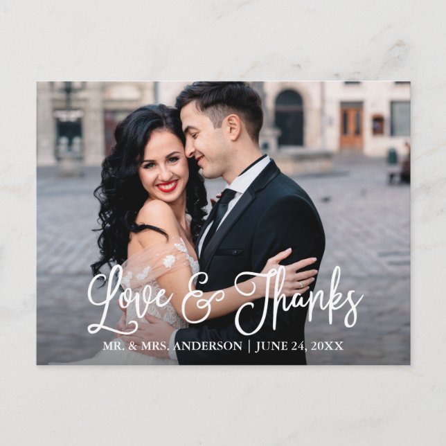 Moderne Fun Calligrafy Liebe und Dank Hochzeit Postkarte (Vorderseite)