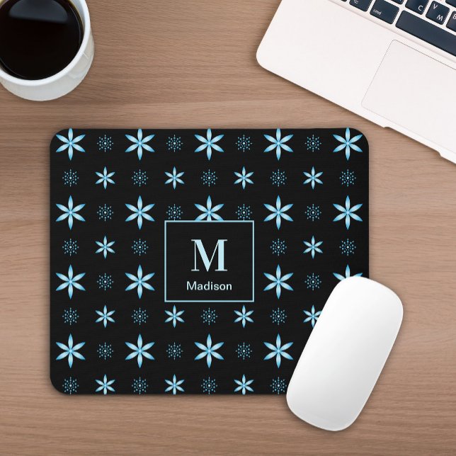 Moderne geometrische blaue florale Monogramm-Mausp Mousepad (Von Creator hochgeladen)