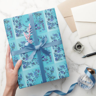 Moderne geometrische Formen mit Monogramm in blau Geschenkpapier