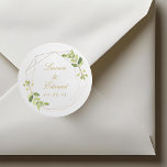 Moderne geometrische Hochzeit Runder Aufkleber<br><div class="desc">Maßgeschneiderte Hochzeitsaufkleber mit geometrischem Goldrahmen und Aquarellgrün.</div>