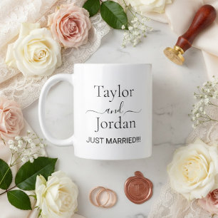 Moderne "Gerade Verheiratet" Hochzeit Minimalistis Jumbo-Tasse