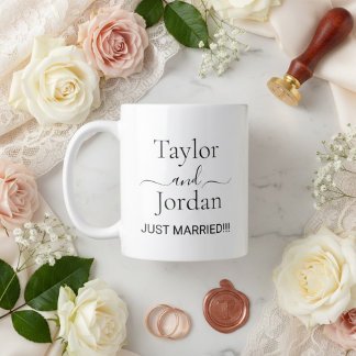 Moderne "Gerade Verheiratet" Hochzeit Minimalistis Jumbo-Tasse