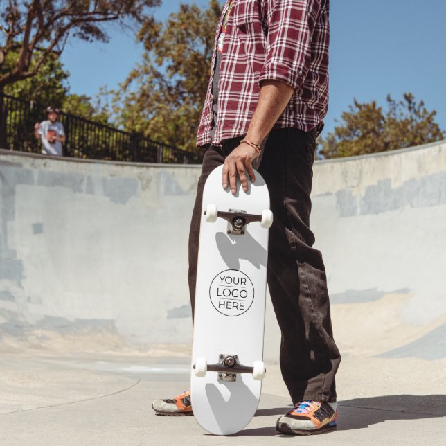 Moderne Geschäftslogo-Branding  Skateboard (Außenbereich 2)