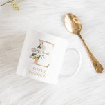 Moderne Gold-Aquarell-Blume Letter E | Monogramm Kaffeetasse<br><div class="desc">Moderne Gold-Aquarell-Blume Letter E | Monogramm</div>