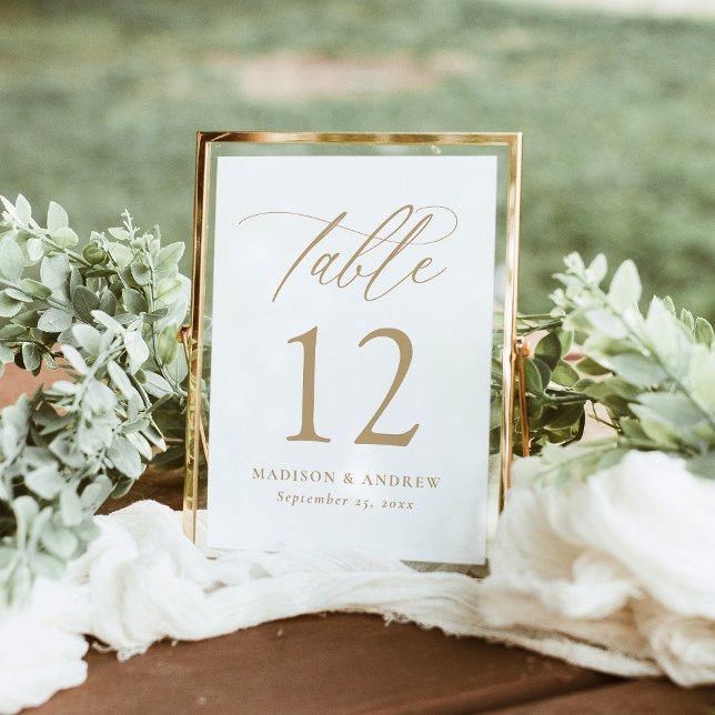 Moderne Gold Calligraphy Wedding Tischnummer (Von Creator hochgeladen)