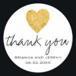 Moderne Gold Foil Heart Wedding Danke Stickers<br><div class="desc">Ein Foto eines Goldschmiedeherzes beginnt mit diesem sehr modernen Design. Vielen Dank ist unten geschrieben mit den Braut- und Bräutigam-Namen und dem darauf folgenden Hochzeitstag. Die Typografie ist sehr heute und schlank. Es hat ein lässiges Gefühl, dass diese sehr beliebt. Es ist einfach, diese Hochzeit anzupassen Dank Ihnen Aufkleber für...</div>