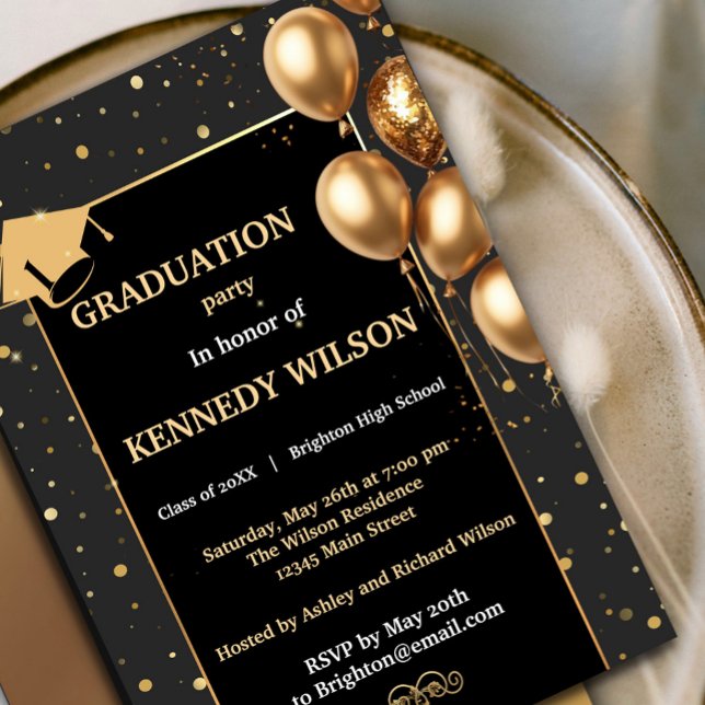 Moderne Gold Glitzern Grad Einladung Black (Celebrate your graduation in style with this Gold Sparkles Graduation Party Invitation. #sparkles)