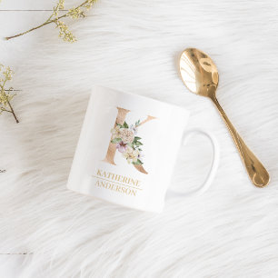 Moderne Gold Watercolor Blume Letter K Monogramm Kaffeetasse