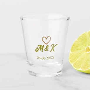 Moderne goldene Herz-Hochzeitspaar-Name-Buchstabe  Schnapsglas