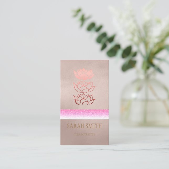 Moderne goldene Rose Lotus Visitenkarte (Stehend Vorderseite)