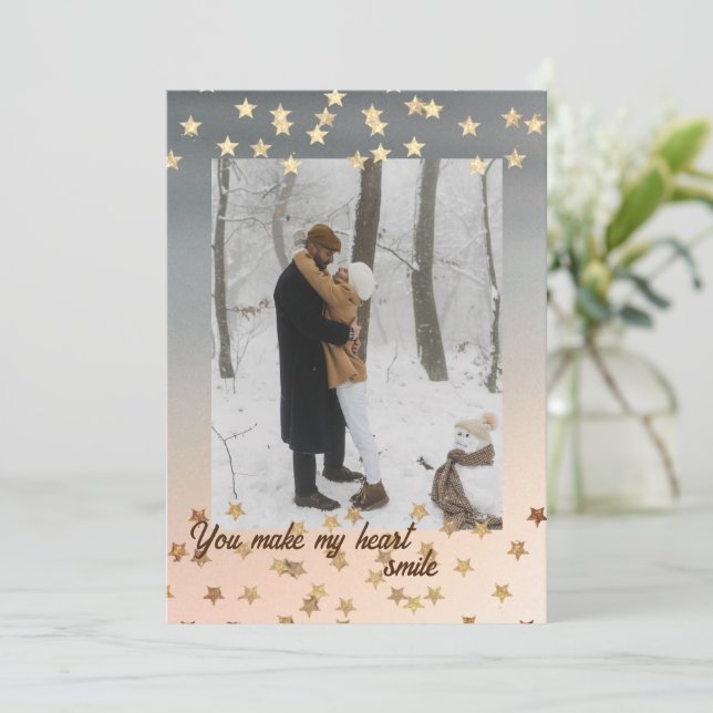 Moderne Goldene Sterne Foto Holiday Card Ankündigung (Stehend Vorderseite)