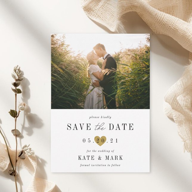Moderne Goldherz-Foto-Hochzeit Save The Date (Von Creator hochgeladen)
