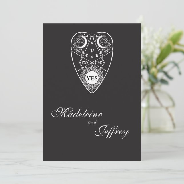 Moderne gotische Planchette-Hochzeit Einladung (Stehend Vorderseite)
