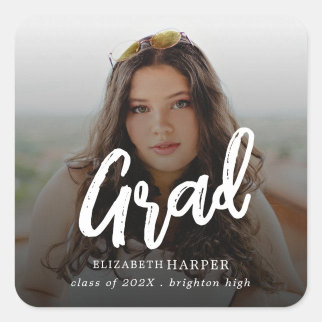 Moderne Grad Brush Script Foto Abschlussfeier Quadratischer Aufkleber (Vorderseite)