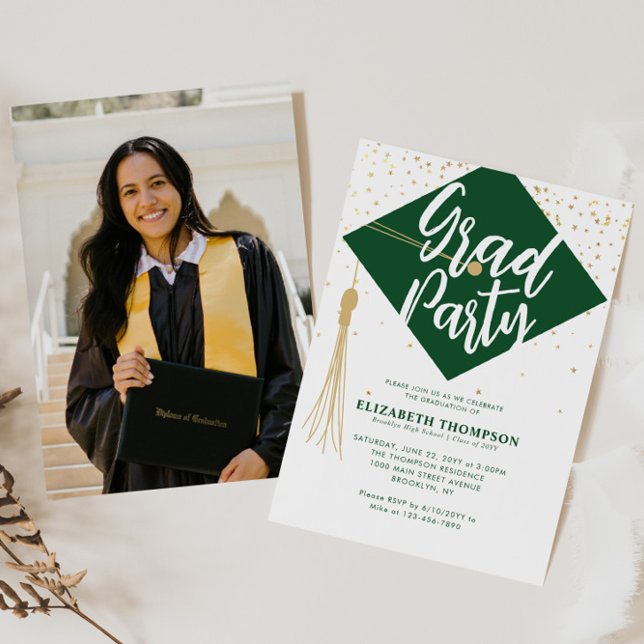 Moderne GRAD Cap Green Gold Foto Graduation Party Einladung (Von Creator hochgeladen)