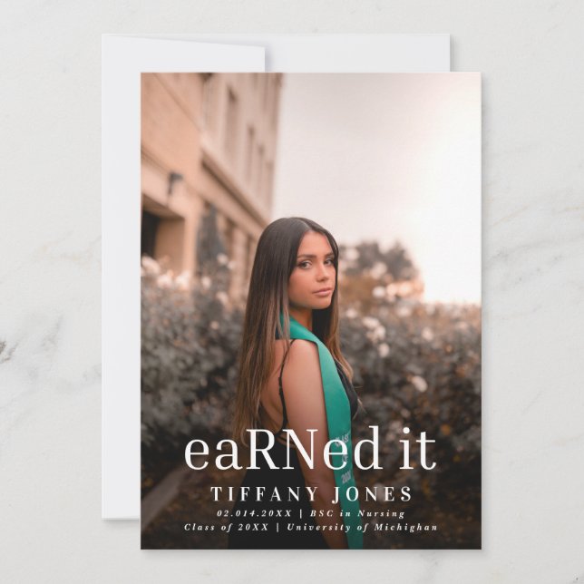 Moderne Graduate Foto RN Nurse Graduation Party Einladung (Vorderseite)