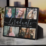 Moderne Graduate Script Foto Collage Keepake Fotoplatte<br><div class="desc">Eleganter und moderner Script-Abschluss,  dieser individuelle Name,  die Schule und die Klasse der...  Foto Collage Design macht eine schöne Anzeige für Ihre Lieblings-Senior-Bilder. Großes Geschenk für Ihren Absolvent,  Eltern,  Großeltern oder alle anderen liebevollen Familienmitglieder,  die stolz auf den neuen Absolvent sind! Das ist die hübsche staubblaue Version.</div>