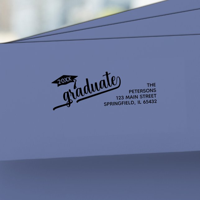 Moderne Graduate Script-Rücksendeadresse Gummistempel (YOUR CHOICE OF INK makes this return address rubber stamp perfect for all your graduation mailings)