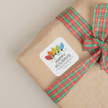 Moderne grafische Lichter Weihnachten Quadratischer Aufkleber<br><div class="desc">Einfache,  moderne Weihnachts-Weihnachtsaufkleber mit einer Reihe farbenfroher Urlaubsleuchten. Minimalistische Typografie. Sauberes einfaches Design. Alle Textbereiche sind personalisierbar. Kontaktieren Sie uns für Hilfe bei der Personalisierung oder Anpassung an Ihre individuellen Wünsche. Gute Ferien!</div>