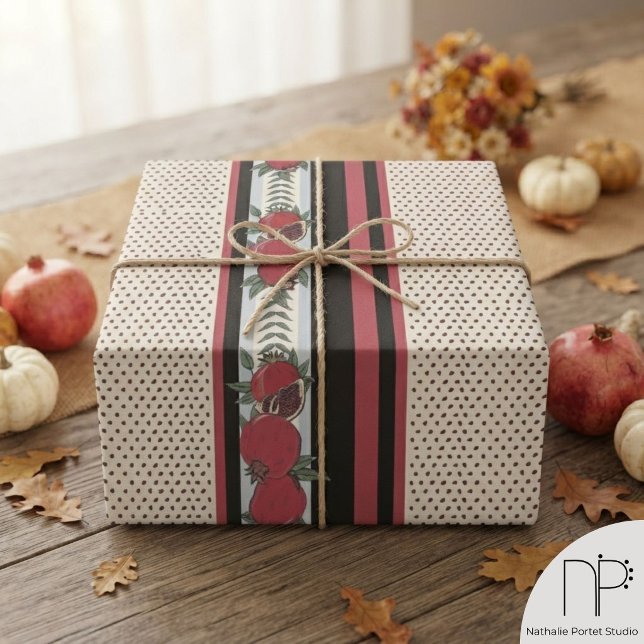 Moderne Granatapfel-Samen-Streifen Geschenkpapier (Colorful red pomegranate fruit and seeds Fall gift wrap hand-drawn in black ink with thick stripes)