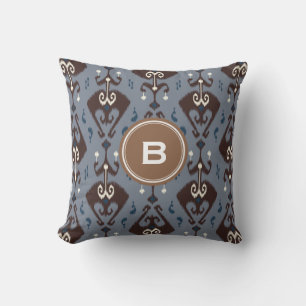 Moderne graue braune Ikat-Stammesmuster-Monogramm Kissen