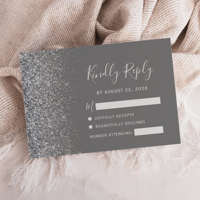 Moderne graue Silver Imitate Glitzer Edge RSVP Karte (Von Creator hochgeladen)