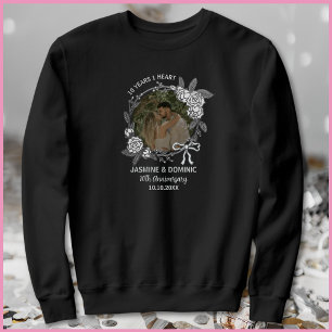 Moderne graue und schwarze Blumen zum 10. Hochzeit Sweatshirt