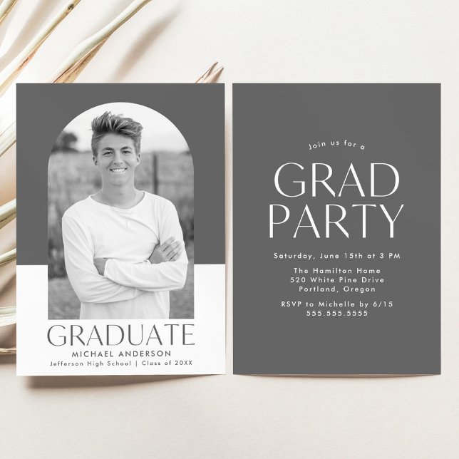 Moderne Gray Color Block Graduation Party Einladung (Von Creator hochgeladen)