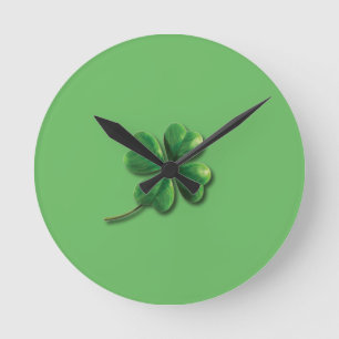 Moderne Grüne Irische Schamrock Runde Wanduhr