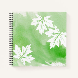 Moderne grüne Wasserfarbe und weiße Ahornblätter Notizbuch