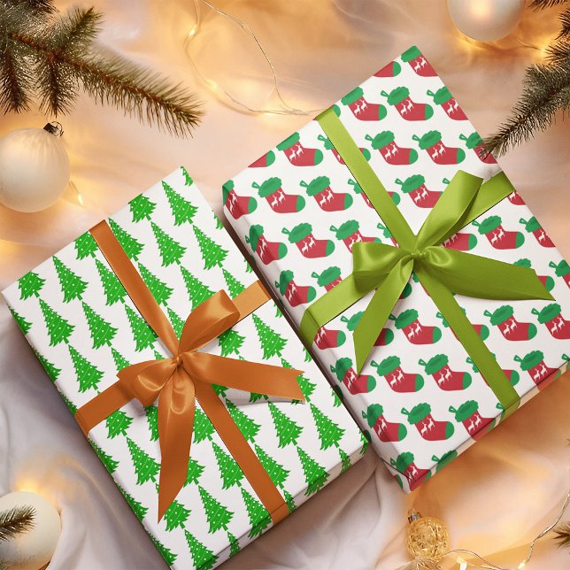 Moderne grüne Weihnachtsbaum-Strumpf-Stechpalme Geschenkpapier Set (Von Creator hochgeladen)