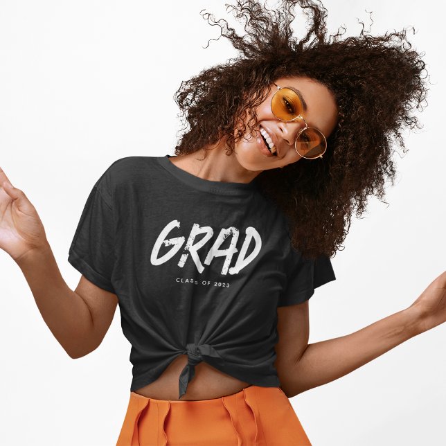 Moderne Grunge Typo GRAD Klasse 2024 T-Shirt (Von Creator hochgeladen)