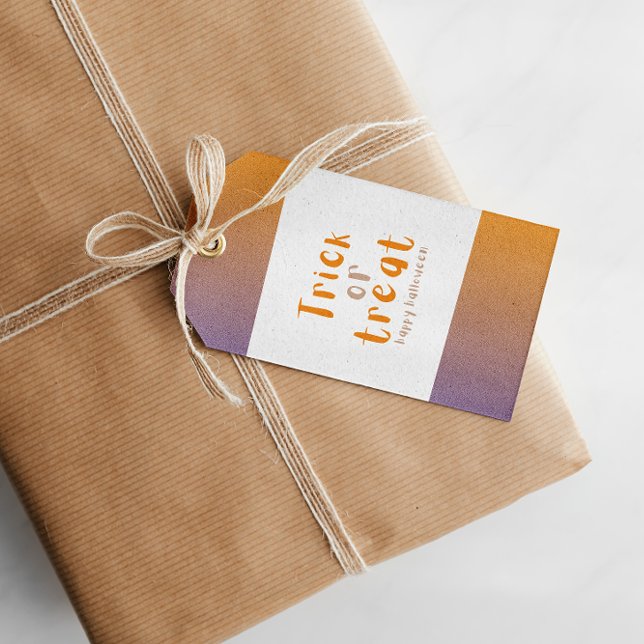 Moderne Halloween-Orange- und Violetteags Geschenkanhänger (Von Creator hochgeladen)