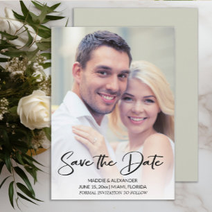 Moderne handgeschriebene Verlobungsfoto Save The Date